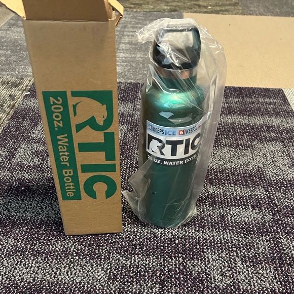 Water bottle - Picture 7 of 9